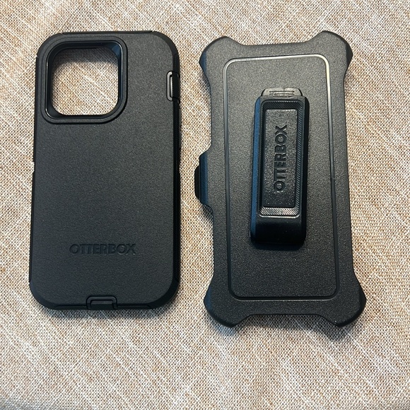 iPhone 14 Pro Otter Box Case - Picture 6 of 16